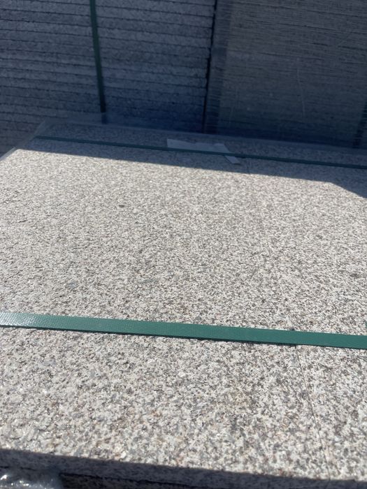 Granito amarelo grão fino a 1,5 cm esp. 1ª