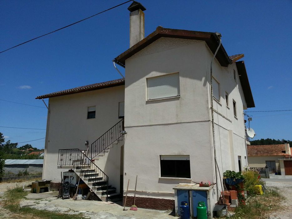 Casa / Apartamento 1º Andar para Arrendar / Alugar - Casal Barril (Soure) - T4 - 600€ - Disponível já