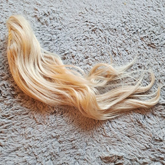 Gęsty Kucyk 100% naturalne włosy Remy 55cm SEGO 120g Miodowy Blond Clip In