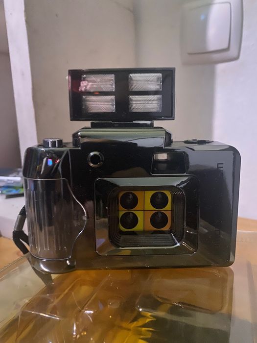 LOMO - Action Sampler com Flash