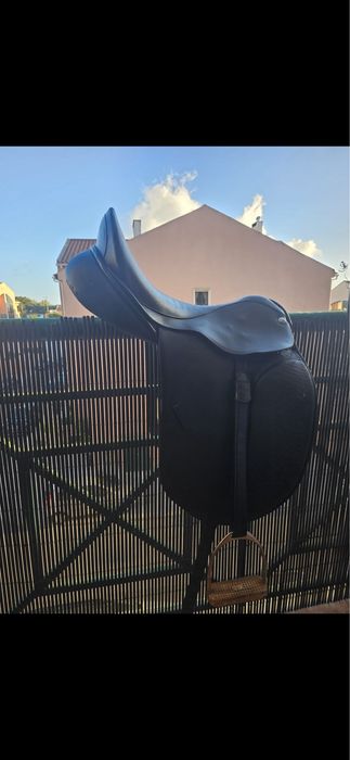 Sela de dressage
