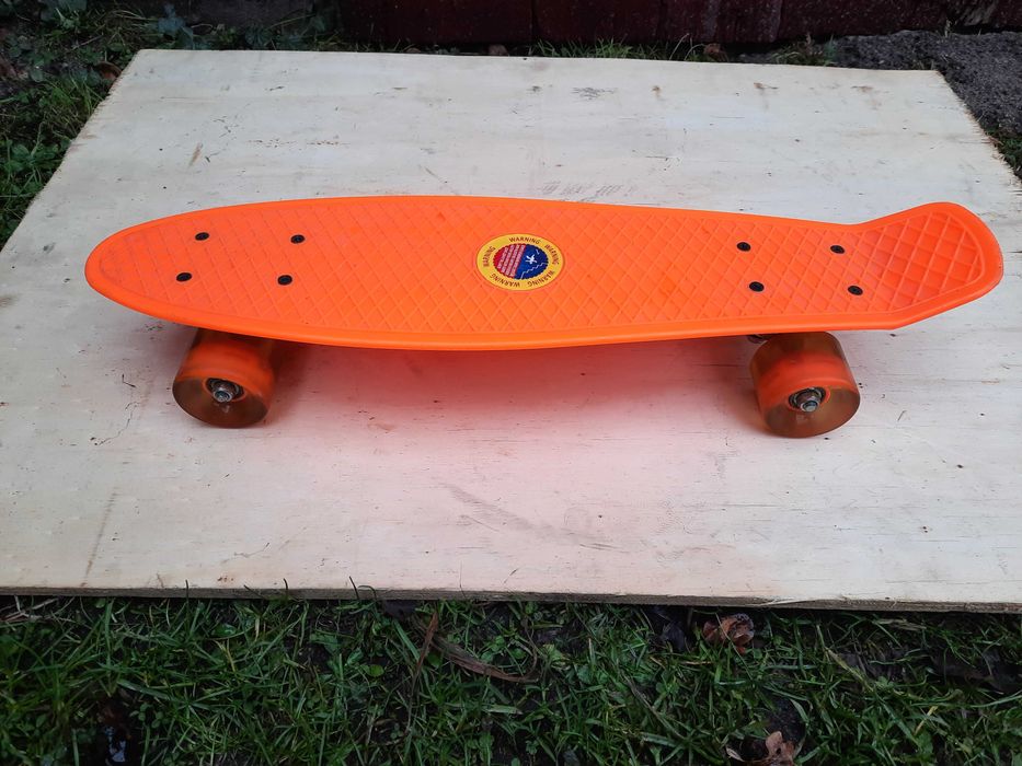 Deskorolka fiszka (fishboard) ze świecącymi kółkami LED --- jak nowa