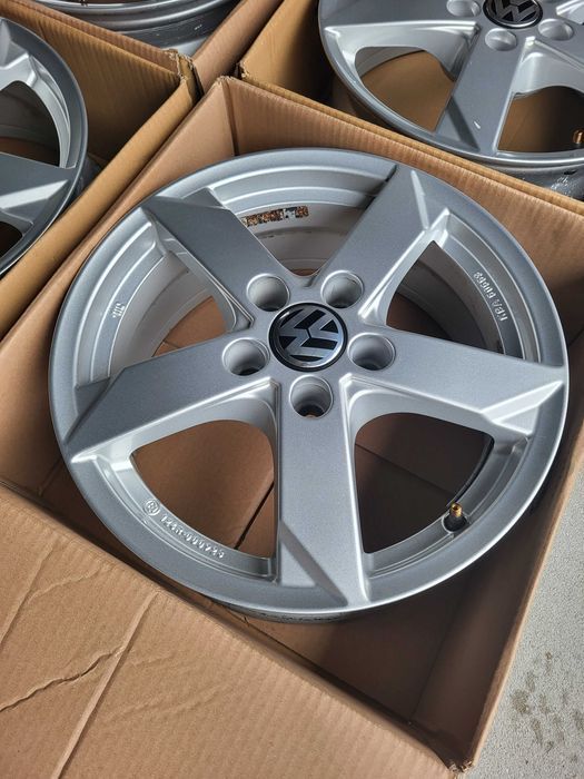 [305] Felgi aluminiowe 16 Cali 5x112 ET40 VW Golf Passat Touran