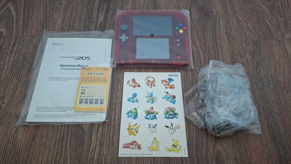 Konsola Nintendo 2DS przeźroczysty czerwony + gra HeartGold Złota Edyc