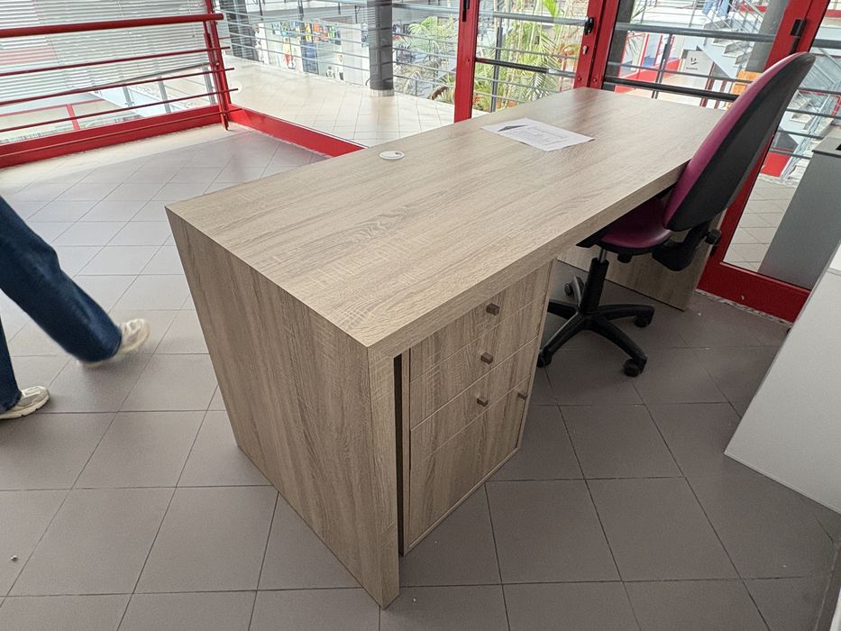 Conjunto Secretária + móvel de arrumação madeira robusta (não é IKEA)