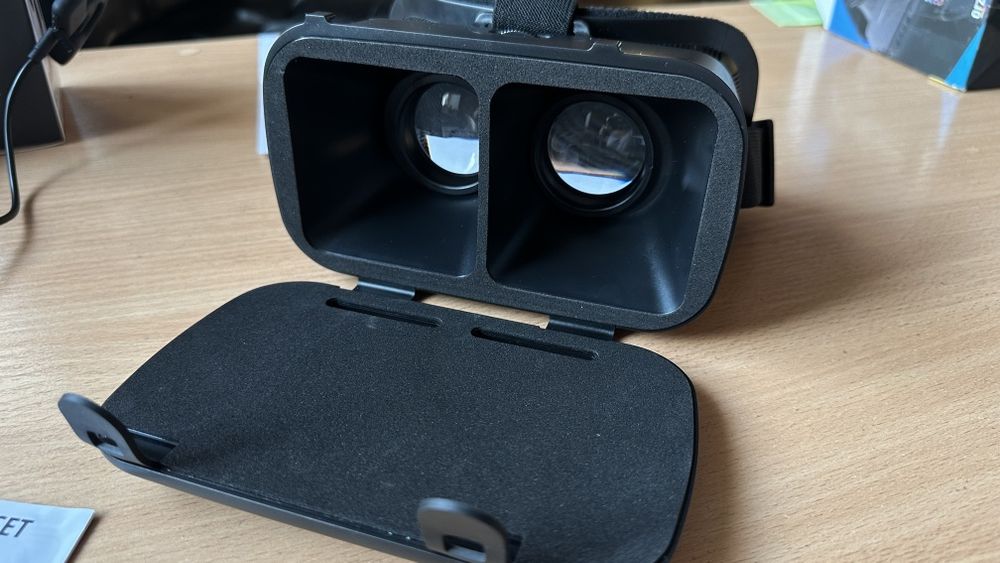 Окуляри віртуальної реальності Orzly VR.