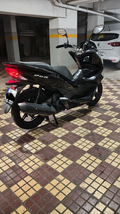 Honda PCX 2018 impecável