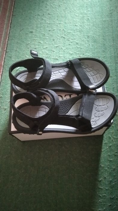 Чоловічі босоніжки