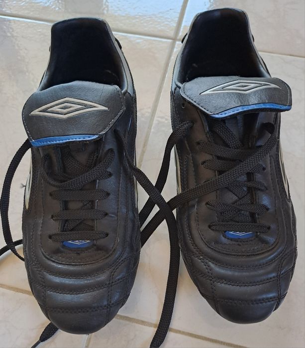 Futebol - Chuteiras Umbro  Adulto