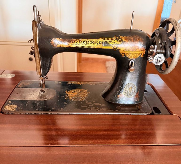 Maquina de Costura Singer
