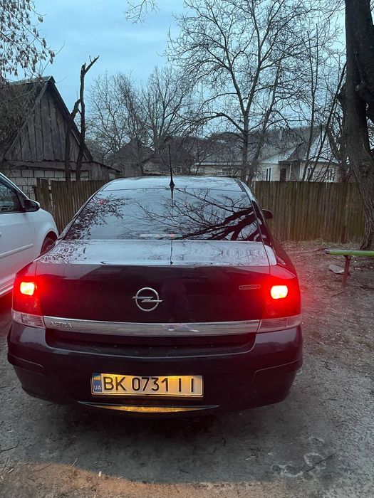 Opel Astra H/FL 3 2009 sedan 1.6 mpi