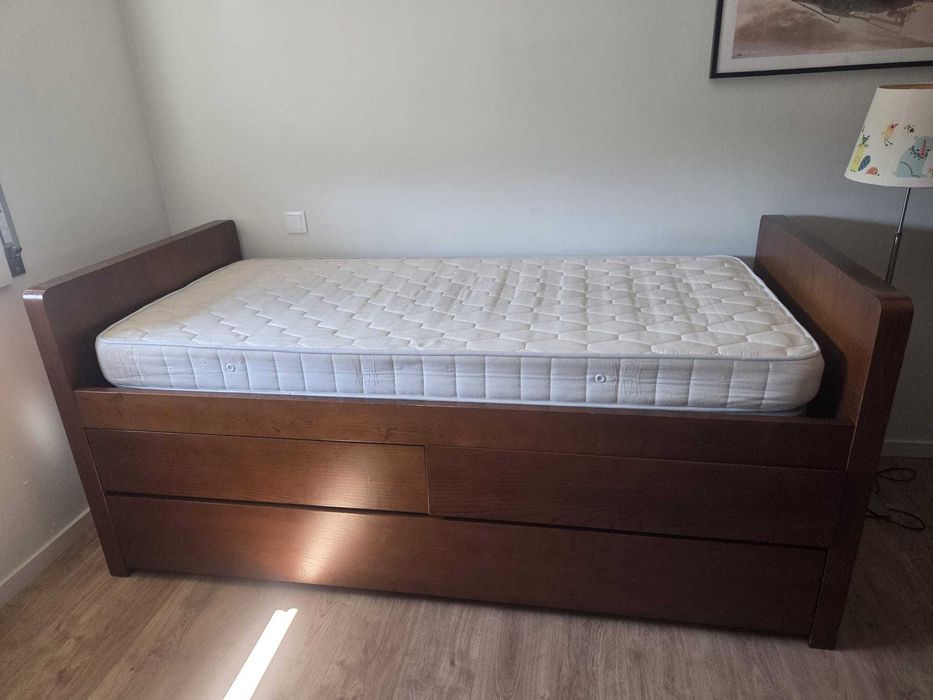 Cama dupla de solteiro com gavetões