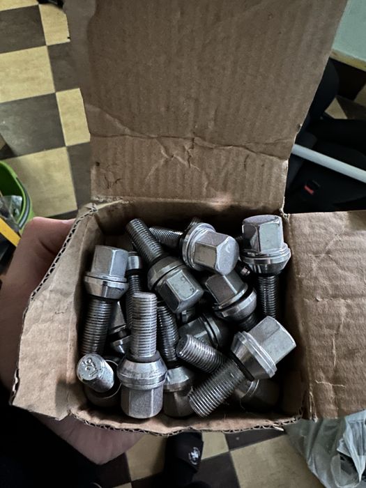 Продам болти до BMW f10,f15,f30,f16,f01