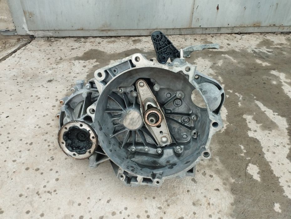 Коробка передач Passat B6 МКПП 6 LNY (1.4 САХА)