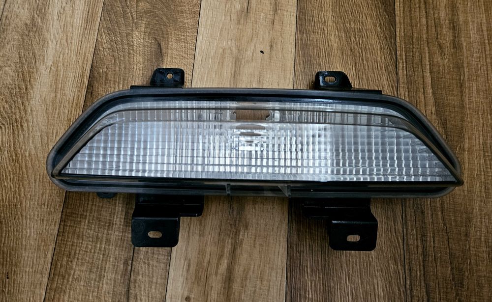 Ліхтар заднього ходу Ford Mustang 
Назван