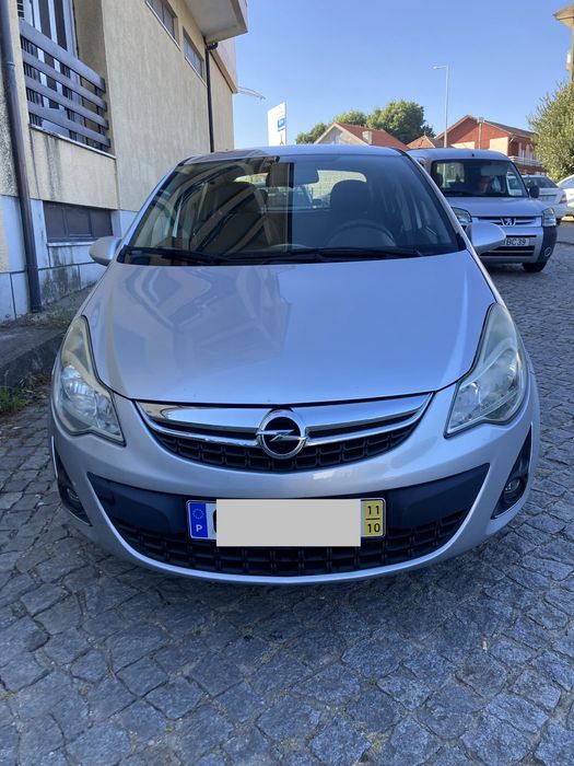 Opel Corsa 1.3 CDTI  diesel 5 lugares. Ano 2011