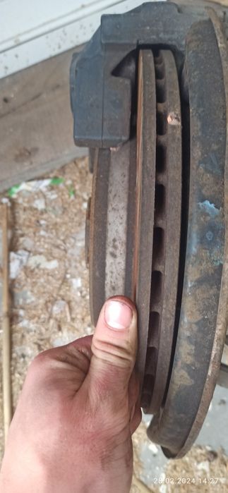 Мерседес 220 підрамник