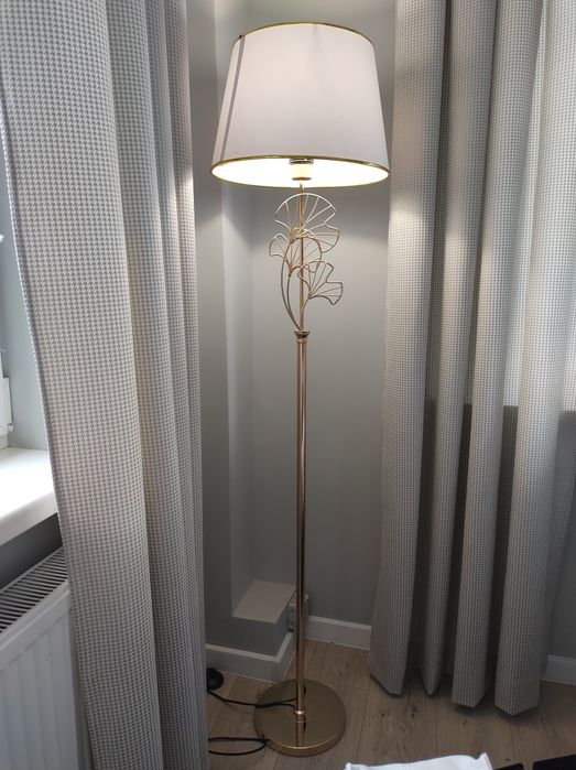 Lampa podłogowa LARICA Nowa
