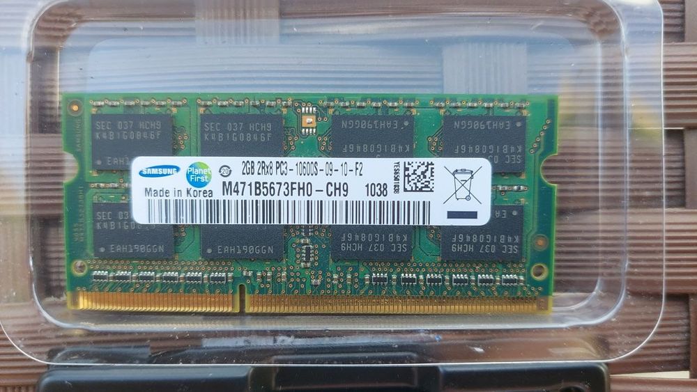 Продам  б/у оперативную память для ноутбука 
Samsung 1Gb ddr2
Samsung