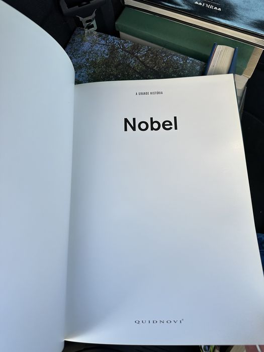 livro A GRANDE HISTÓRIA - Nobel