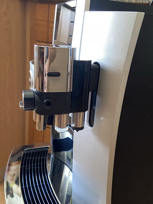 Jura E8 EB 2022 Moonlight Silver — máquina café automática