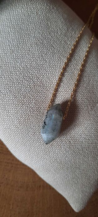 Labradoryt kamień naturalny na łańcuszku srebro pozłacany PREZENT