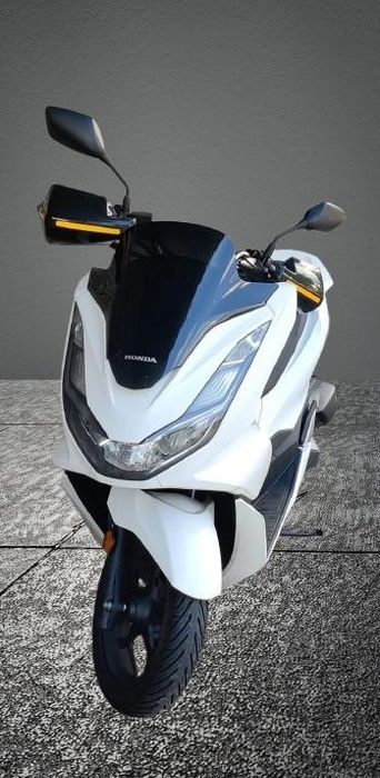 Honda PCX 125 branca