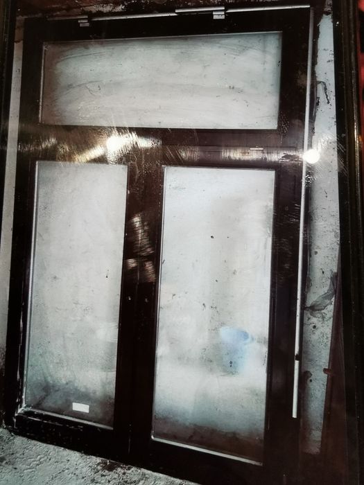 Okna 4 szt, plastik i drewno.