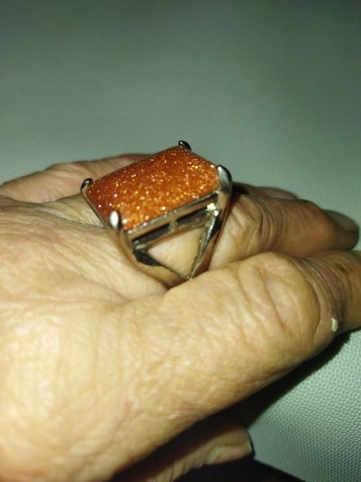 Продам бусы колье из натуральных камней