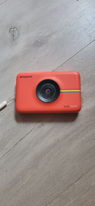 Czerwony aparat Polaroid SnapTouch