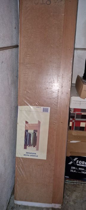Armário roupa aberto