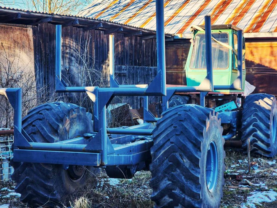 Трактор форвадер підборщик к700