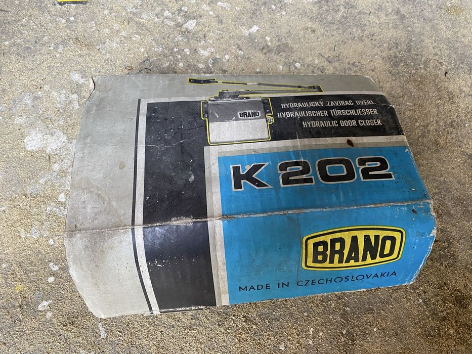Samozamykacz Brano k202