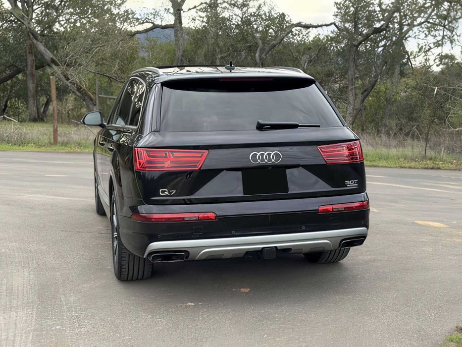 Audi Q7      2018
