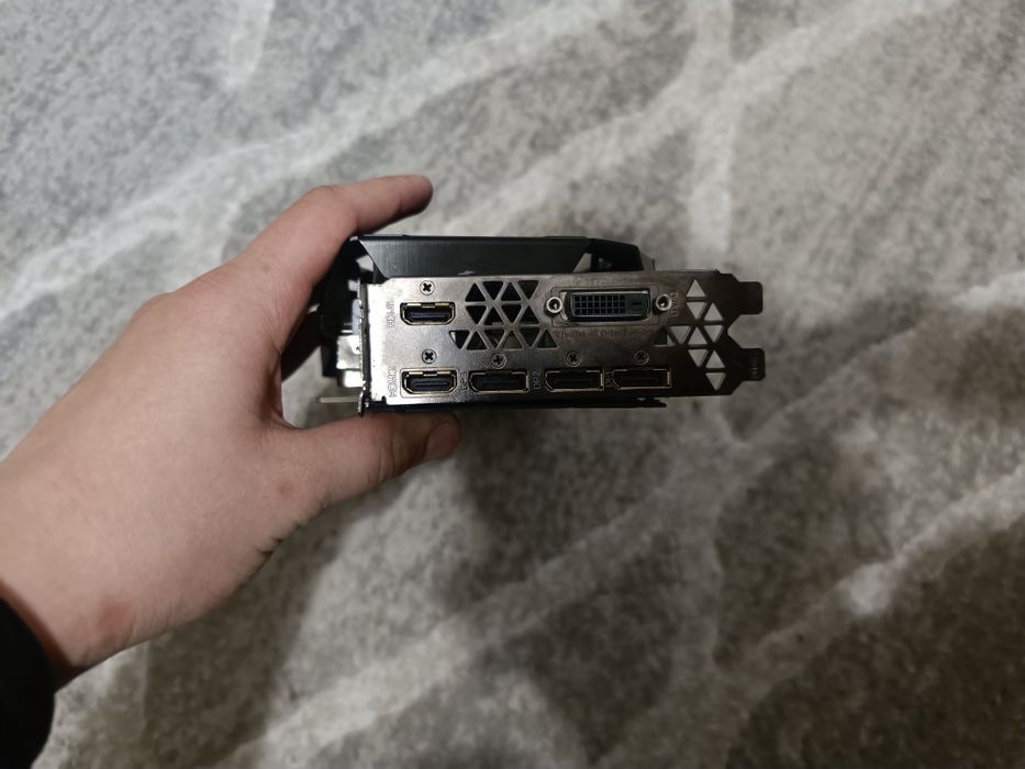 GTX 1080 TI 11GB GIGABYTE aurus