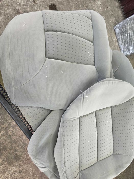 materiał tapicerka foteli kanapy Vw Golf 4 IV komplet ładna po małym przebiegu