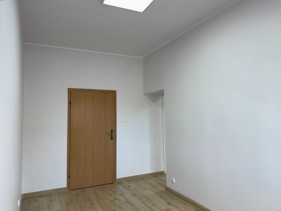 Wynajmę biuro składające się z dwóch pomieszczeń 30 m2 +14 m2