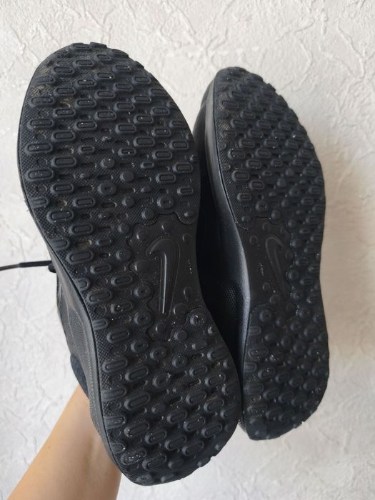 Кросівки Nike Revolution 7