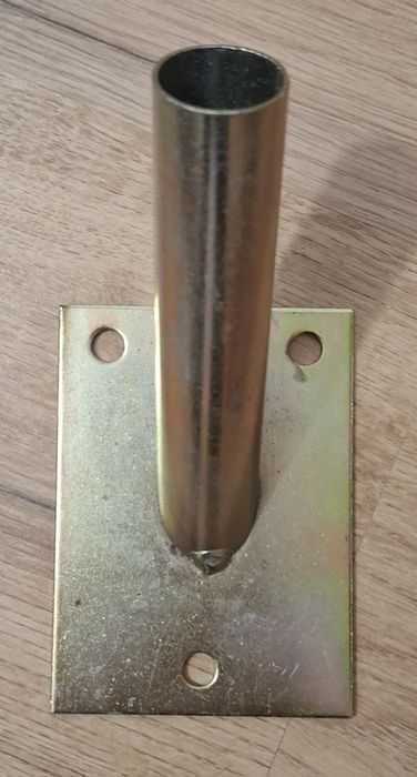 Uchwyt do flagi pojedynczy ocynkowany do budynku ogrodzenia Nowy