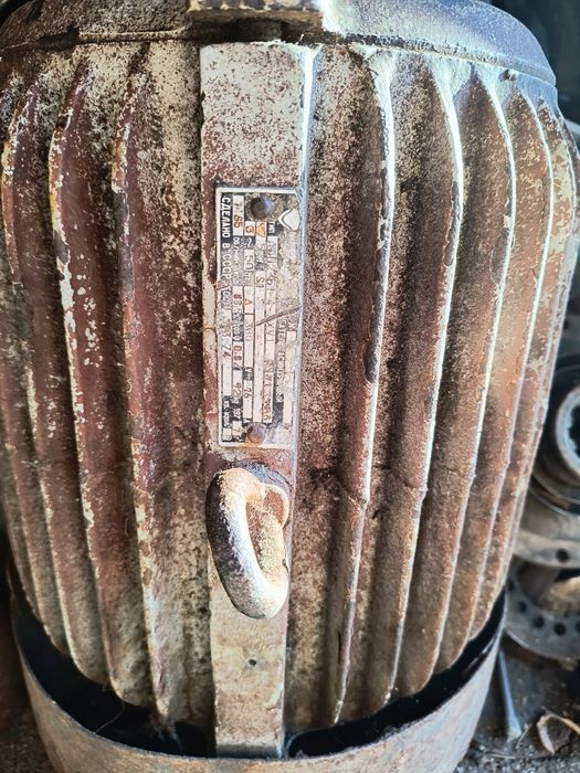 Продам двигун 380