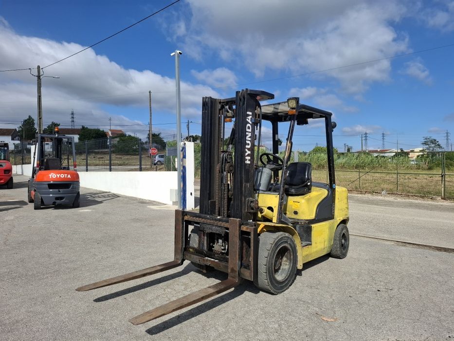 Empilhador Hyundai 3.3 diesel