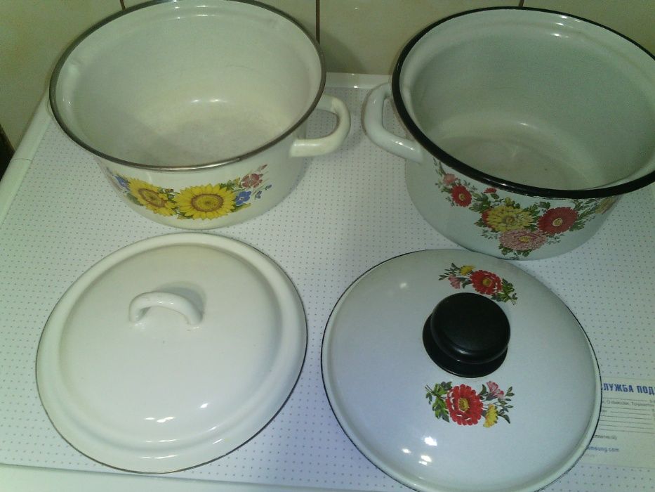 Кастрюля .ссср эмалированная.