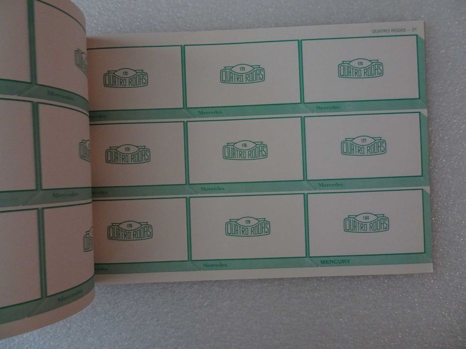 Caderneta de cromos vazia Quatro Rodas