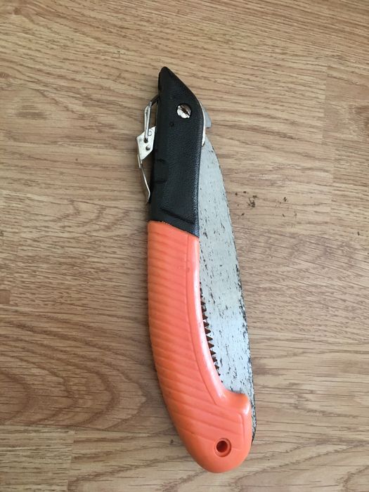 Varios serrotes/Madeira/Ferro e poda.