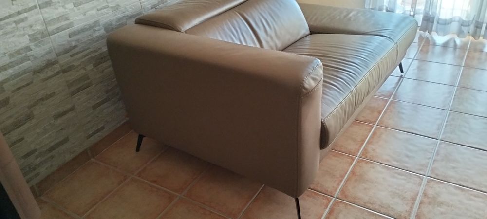 Sofá em pele natural