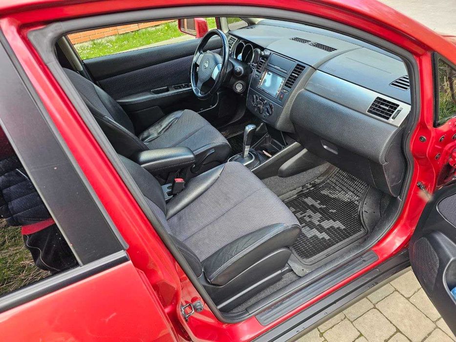 Nissan Tiida 2008 року