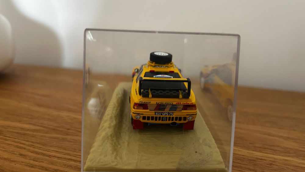 Peugeot 405 T16 - Ari Vatanen - Dakar - 1/43