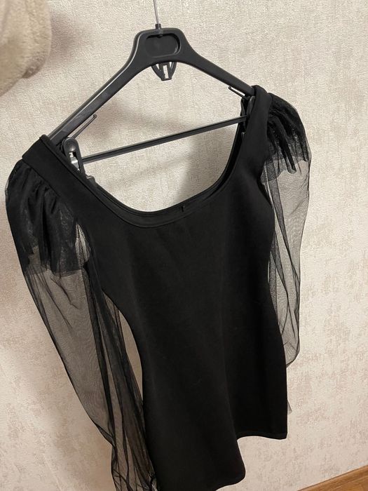 Чорна елегантна сукня