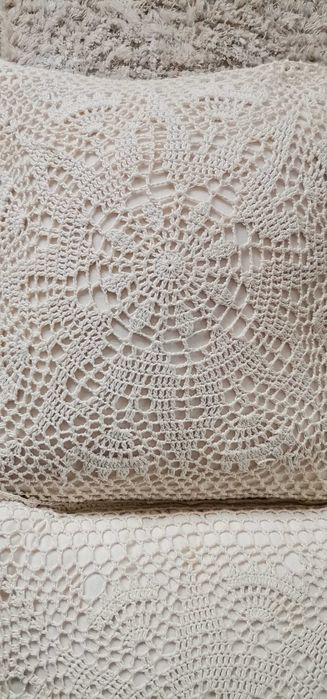 Almofadas bejes como novas