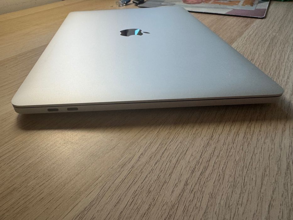 MacBook Pro 13” Apple M1 | 16GB RAM | 1TB SSD |  Prateado | Como novo